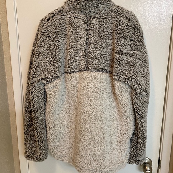 Furry pullover sweater - Picture 3 of 3